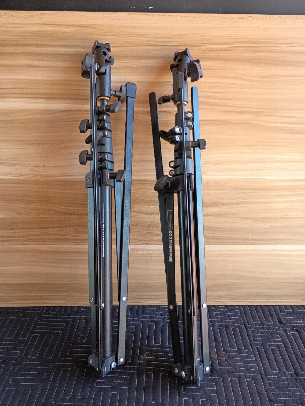 ( 2 )manfrotto tripod 5001b